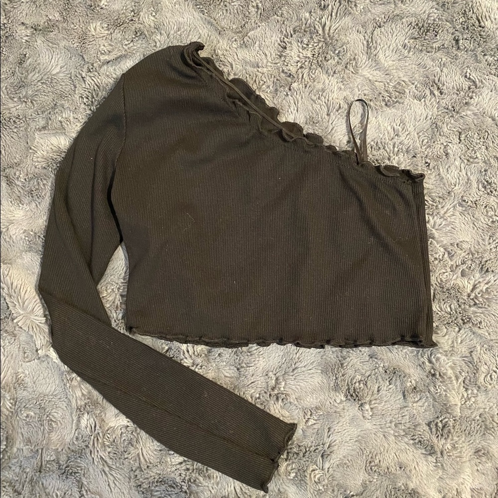 Ribbed Lettuce-Edge One-Shoulder Crop Top